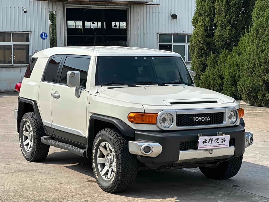 Toyota FJ Cruiser 2017 #4 Toyota FJ Cruiser 2017 car image #4