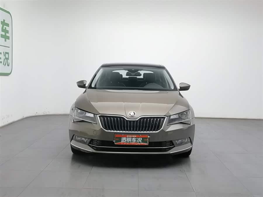 Skoda Superb 2016 car image #4