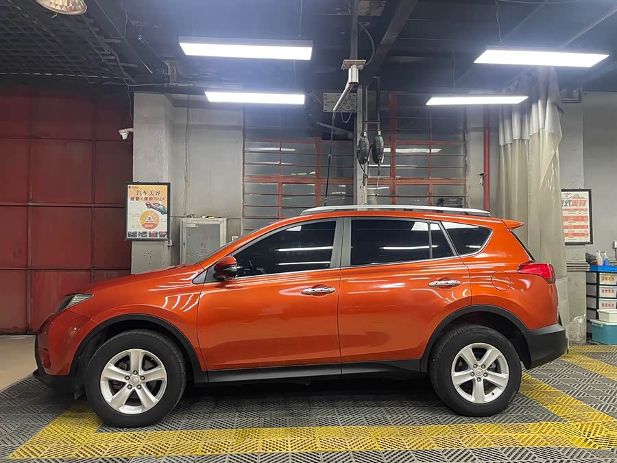 Toyota RAV4 2013 car image #4