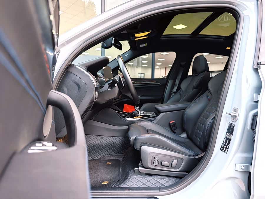 BMW X4 M40i 2024 #4 BMW X4 M40i 2024 car image #4