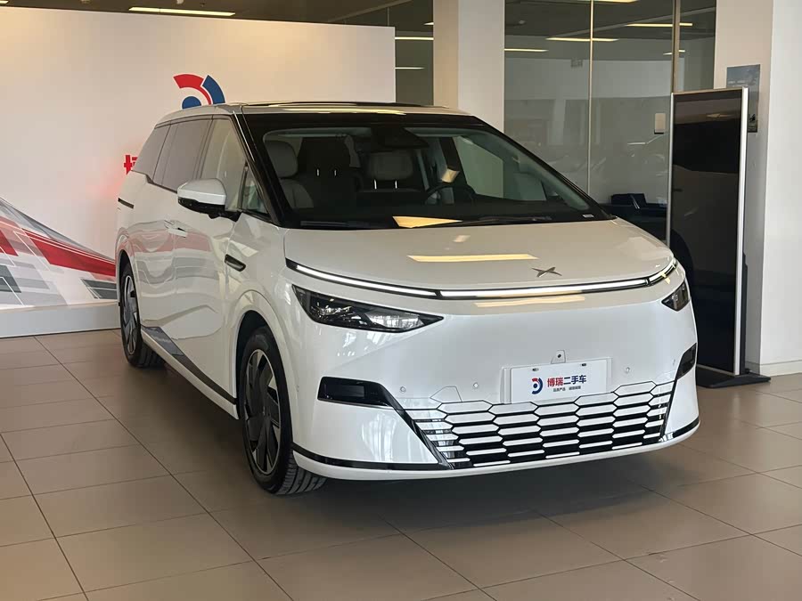 Xpeng X9 2024 imagem de carro #4