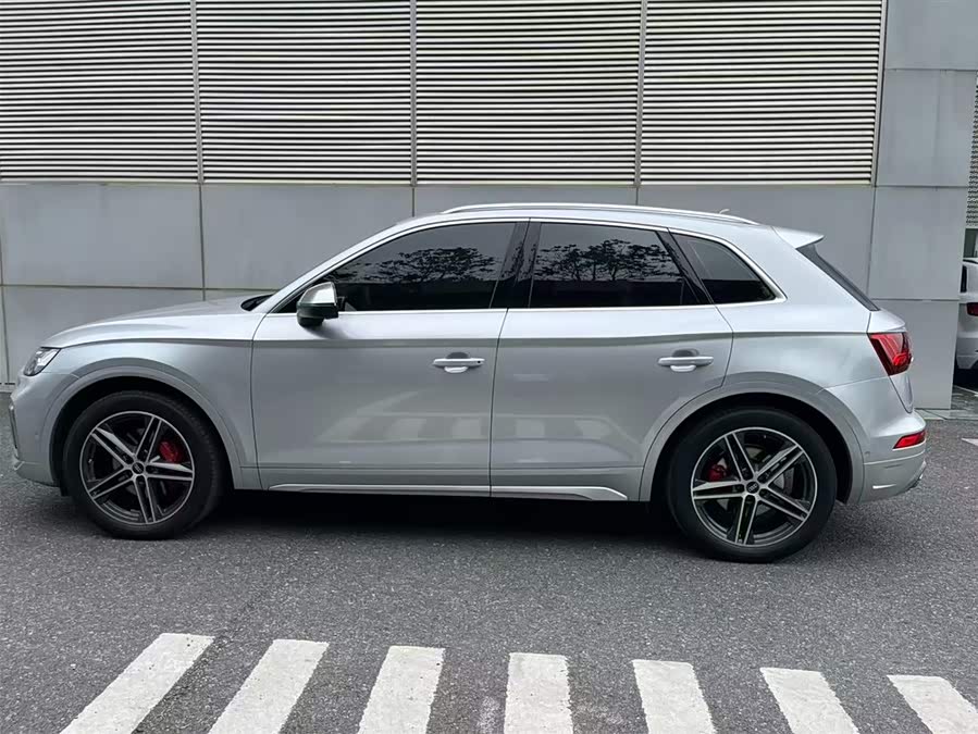 Audi SQ5 2023 imagem de carro #4