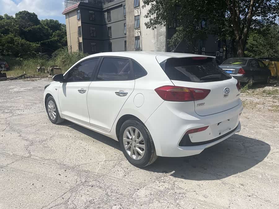 Hyundai Verna RV 2017 car image #4