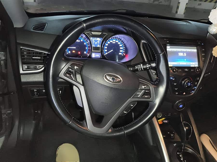 Hyundai Veloster 2014 immagine di auto #4