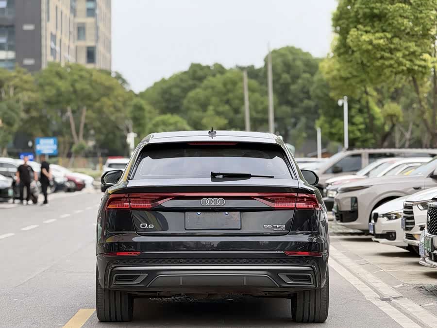 Audi Q8 2020 car image #4