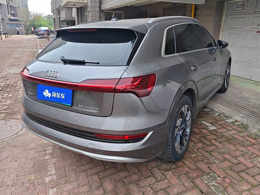 Audi e-tron (Imported) 2020 #4 Audi e-tron (Imported) 2020 car image #4
