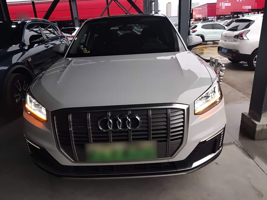 Audi Q2L e-tron 2020 #4 Audi Q2L e-tron 2020 car image #4