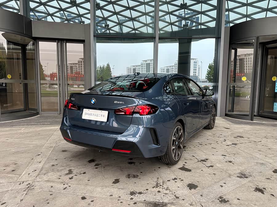 BMW 2 Series 2025 car image #4