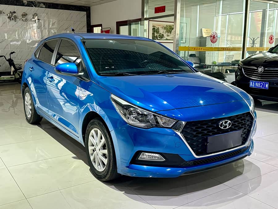 Hyundai Verna RV 2017 صورة سيارة #4