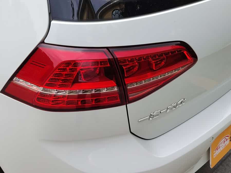 Volkswagen Golf 2015 car image #4