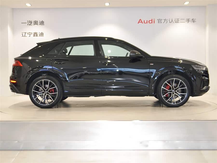 Audi Q8 2024 car image #4