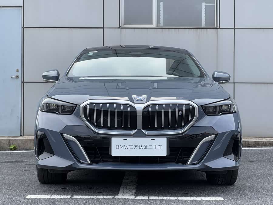 BMW i5 2024 immagine di auto #4