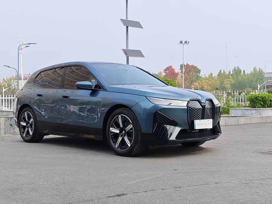 BMW iX 2023 immagine di auto #4