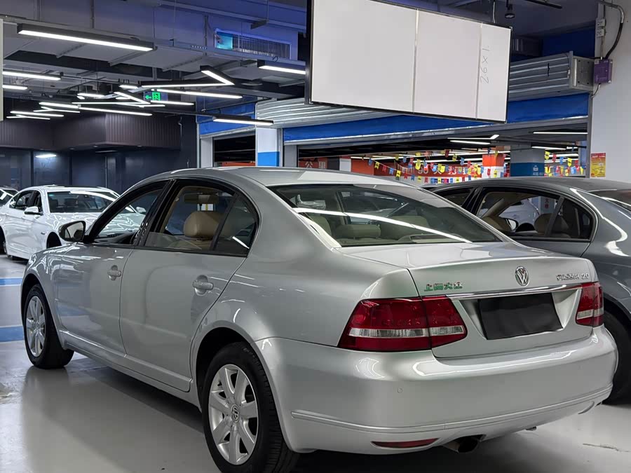 Volkswagen Passat Lingyu 2010 car image #4