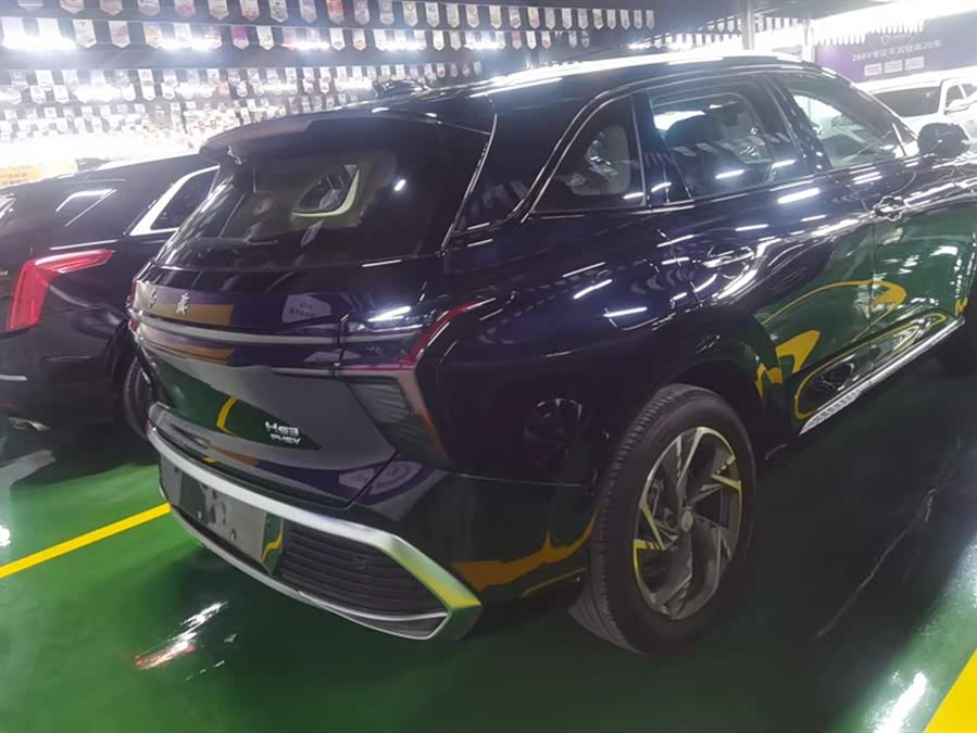 HongQi HS3 PHEV 2024 #4 HongQi HS3 PHEV 2024 car image #4