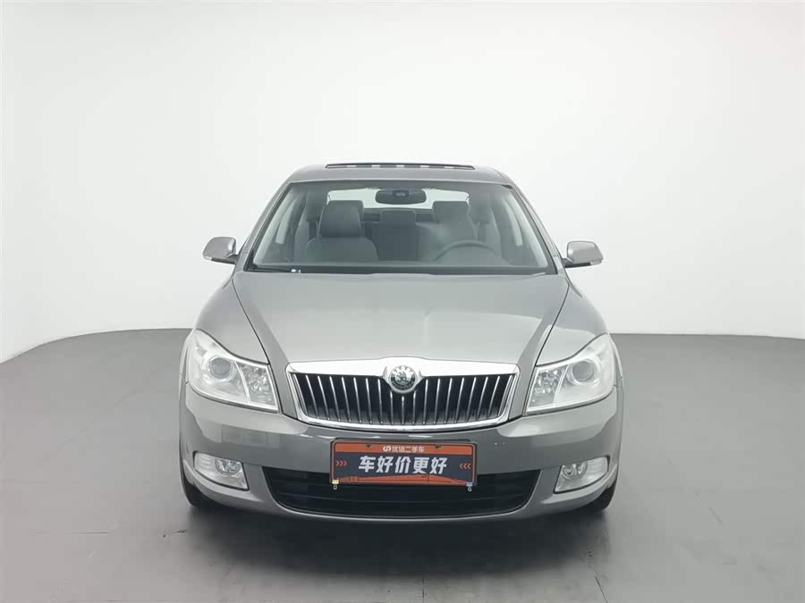 Skoda Octavia 2010 car image #4