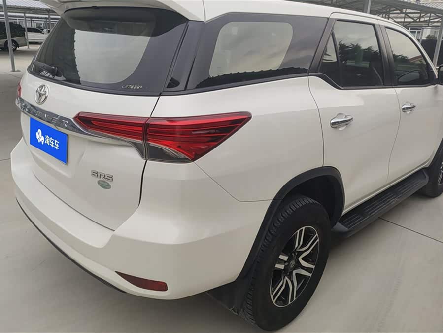 Toyota Fortuner 2019 car image #4