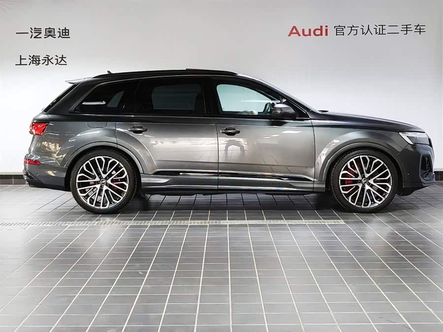 Audi SQ7 2024 car image #4