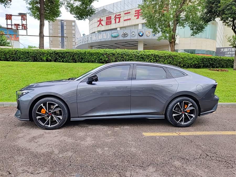 Changan UNI-V iDD 2023 #4 Changan UNI-V iDD 2023 صورة سيارة #4