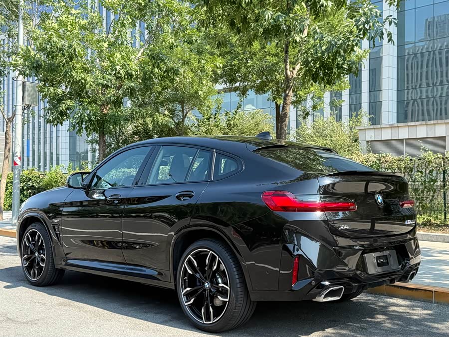BMW X4 M40i 2024 car image #4
