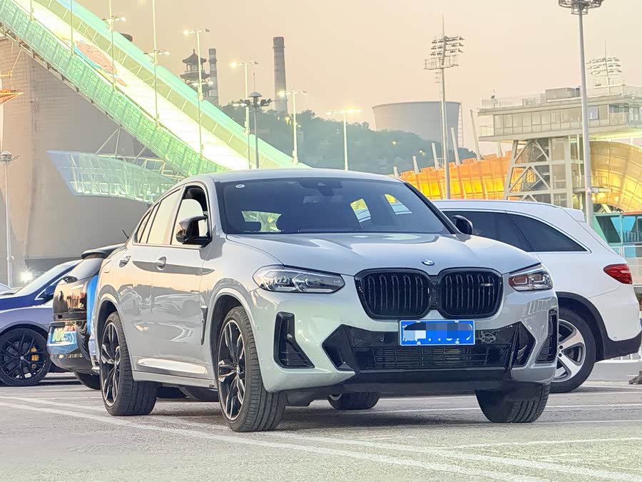 BMW X4 M40i 2024 car image #4