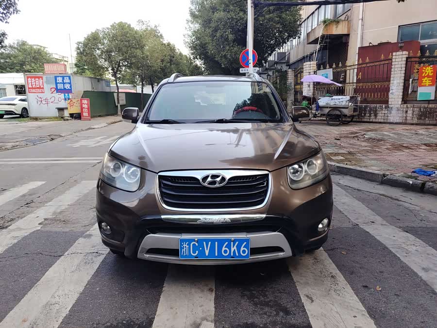 Hyundai Santa Fe Classic 2011 car image #4