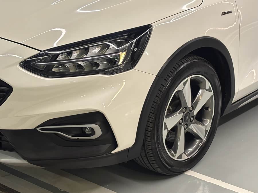 Ford Focus Active 2021 immagine di auto #4