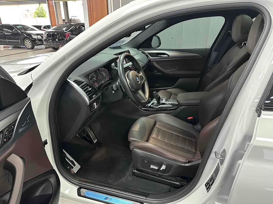 BMW X4 2020 car image #4