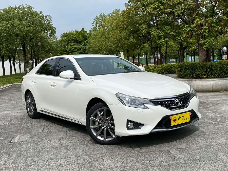 Toyota Reiz 2015 صورة سيارة #4