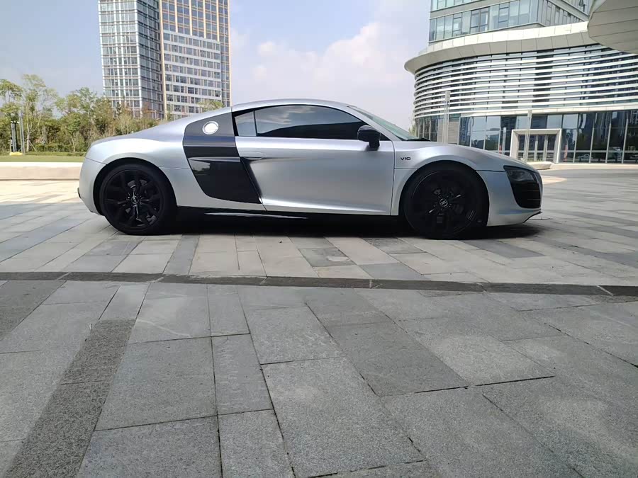 Audi R8 2013 car image #4