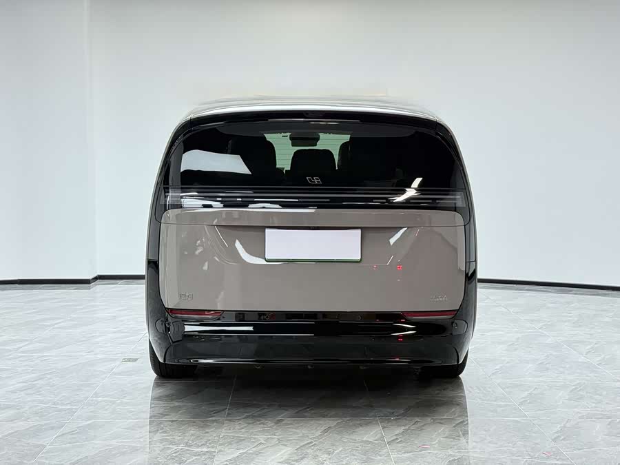 理想汽车 理想MEGA 2024 汽车图片 #4