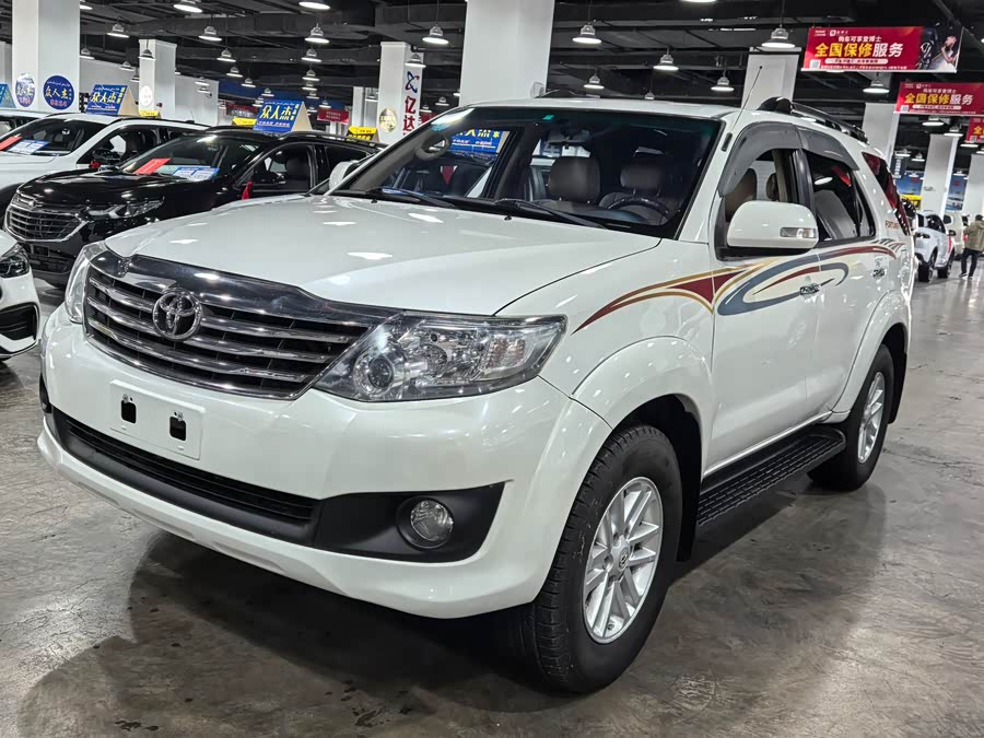 Toyota Fortuner 2015 immagine di auto #4