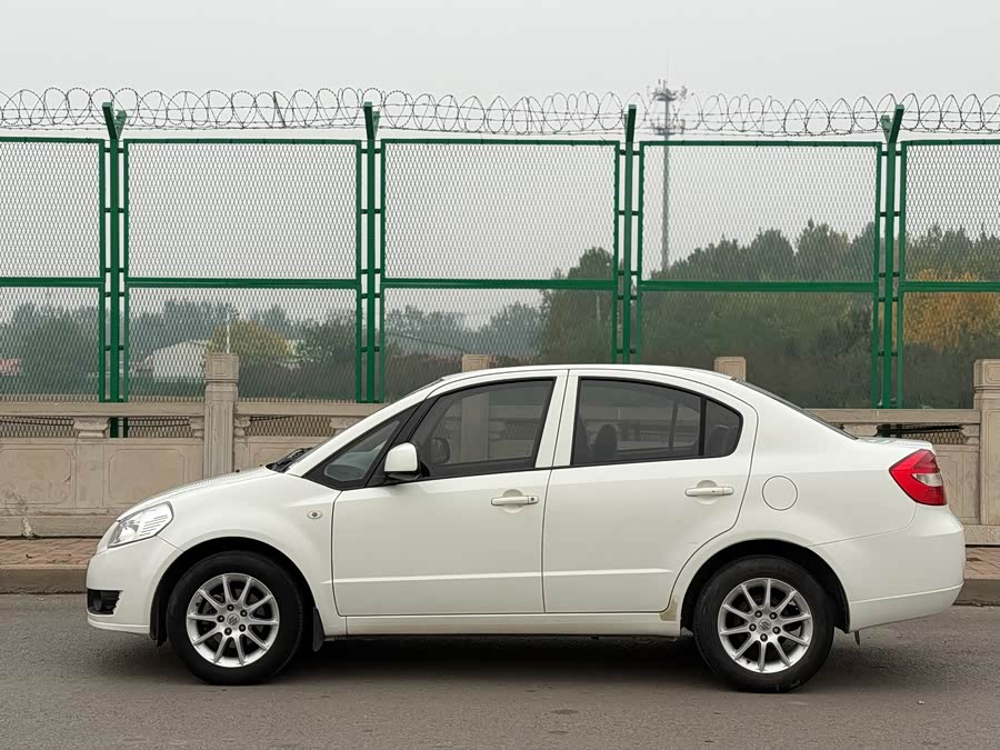 Suzuki SX4 Sedan 2014 imagem de carro #4