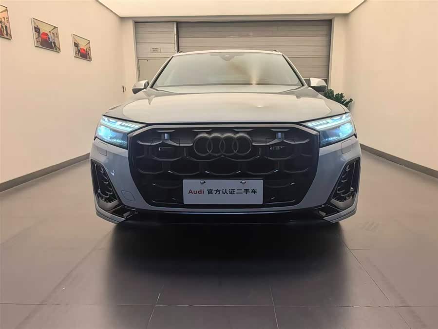 Audi SQ7 2024 #4 Audi SQ7 2024 car image #4