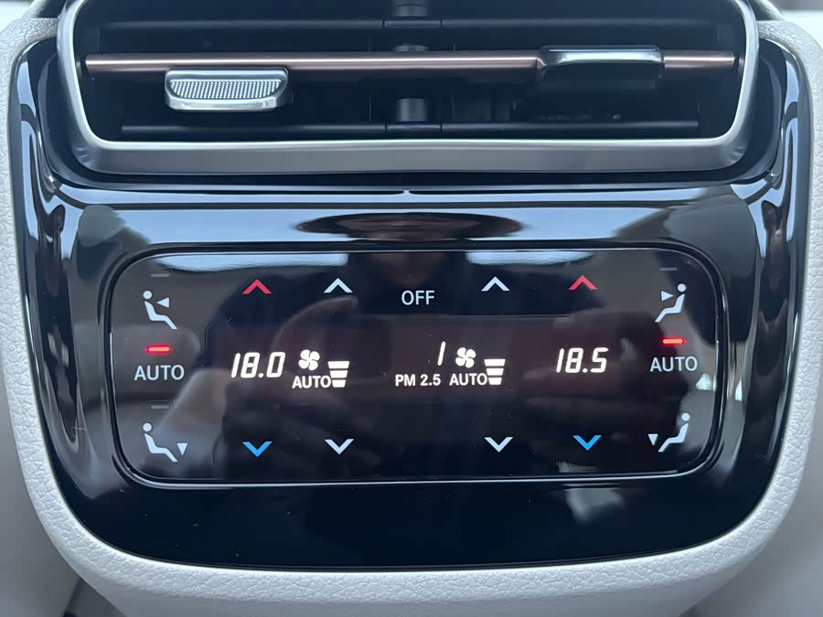 Mercedes-Benz EQS SUV 2025 car image #4