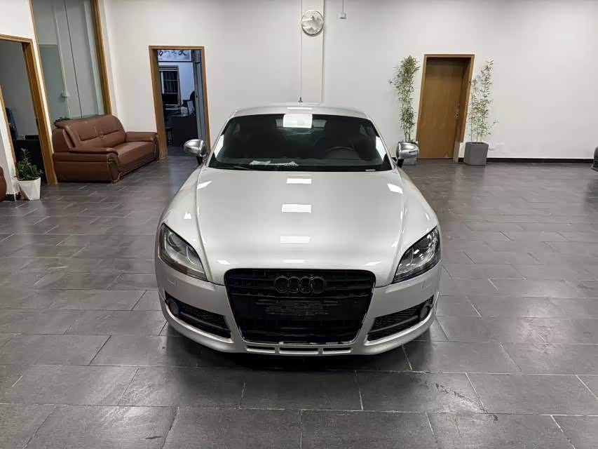 Audi TT 2009 image de voiture #4