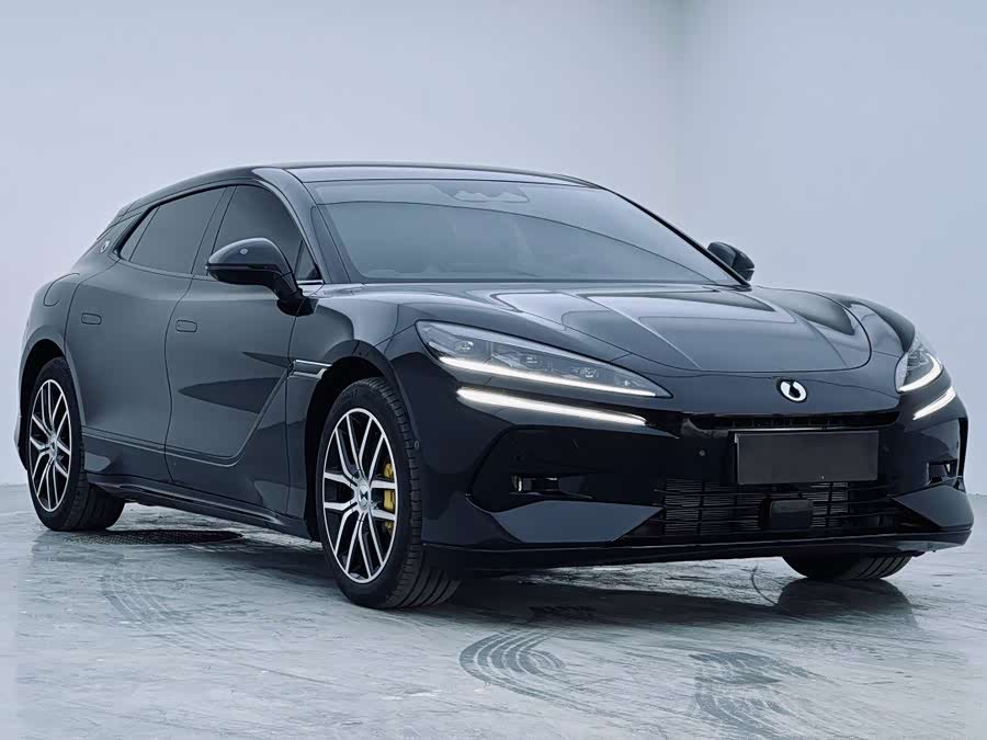 Denza Z9GT 2025 #4 Denza Z9GT 2025 car image #4