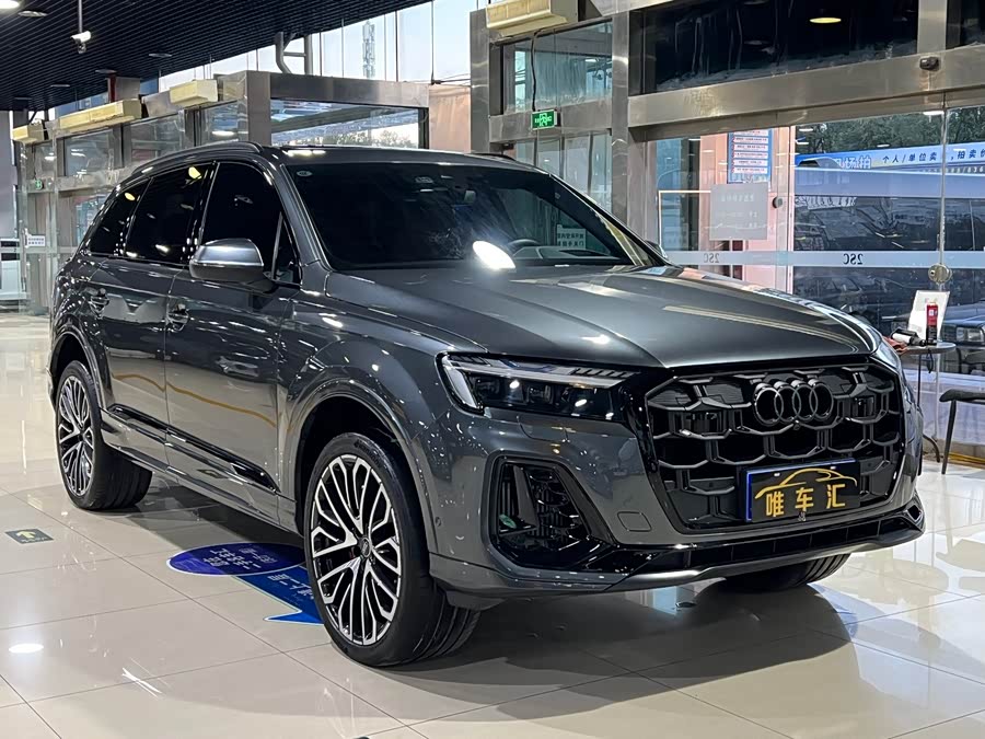 Audi SQ7 2024 car image #4