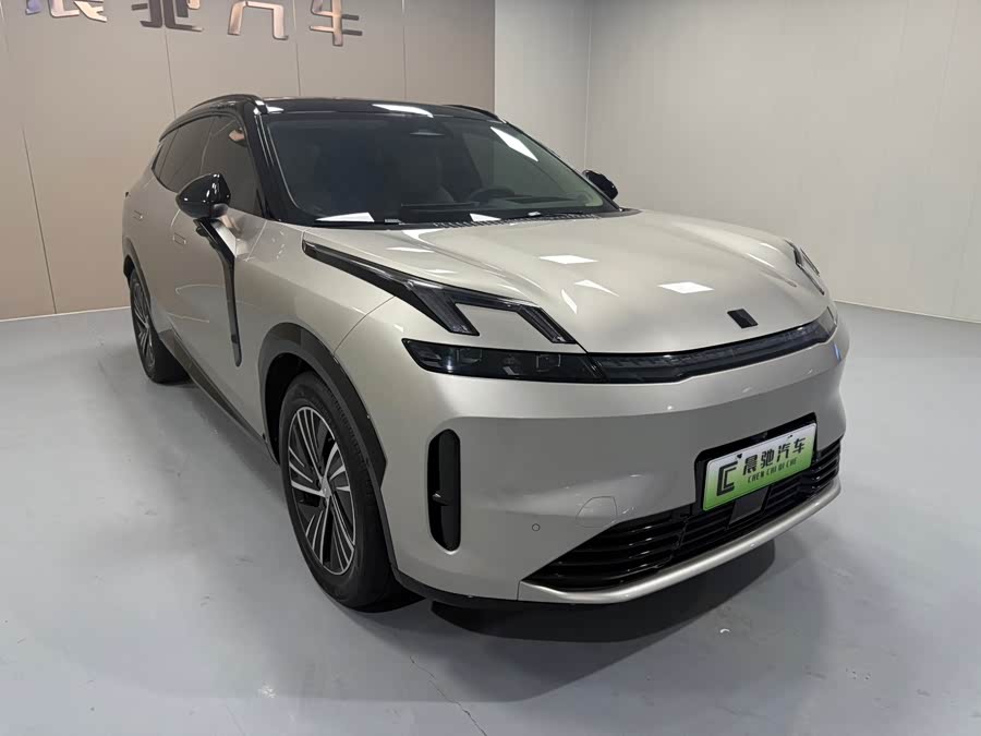 Lynk & Co 08 EM-P 2024 car image #4