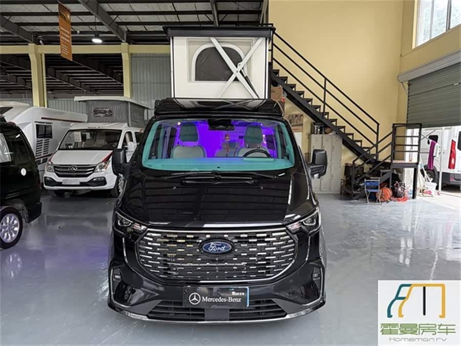 Ford Transit 2023 car image #4