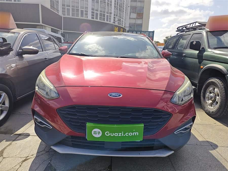 Ford Focus Active 2019 car image #4