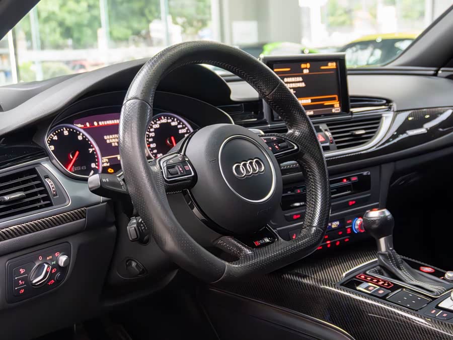 Audi RS 6 2017 صورة سيارة #4