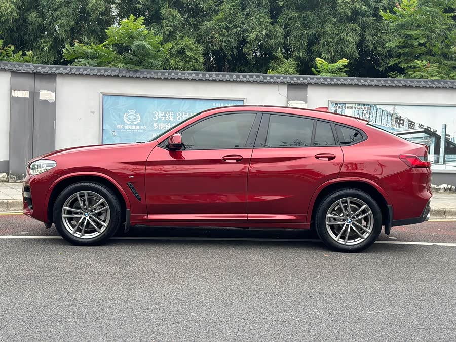 BMW X4 2020 car image #4