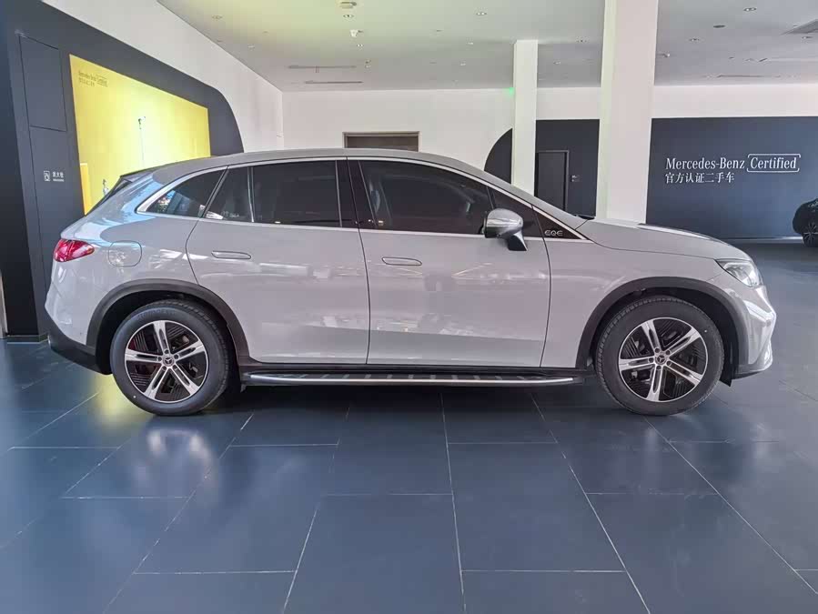 Mercedes-Benz EQE SUV 2025 car image #4