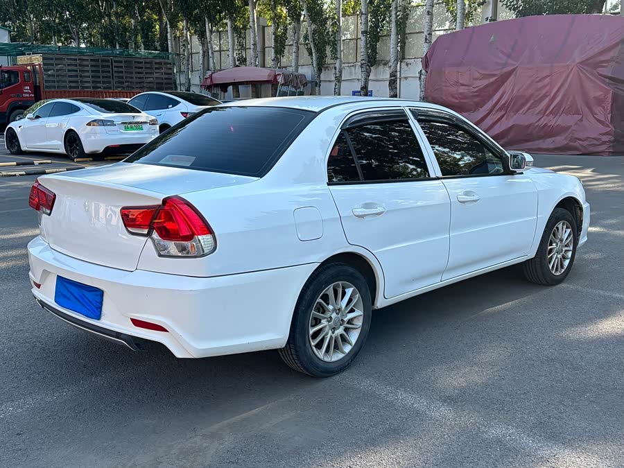 Soueast V3 Lingyue 2016 car image #4