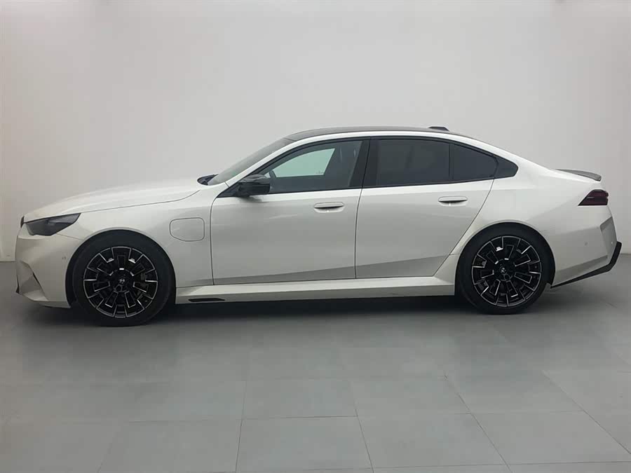 BMW M5 New Energy #4 BMW M5 New Energy immagine di auto #4