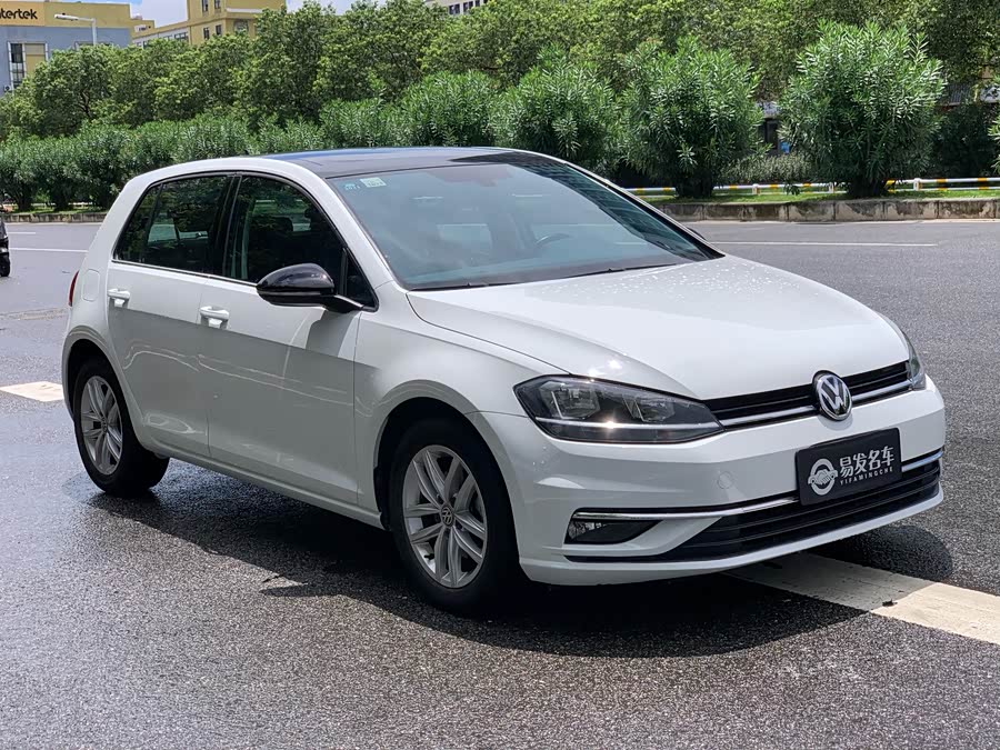 Volkswagen Golf 2019 car image #4
