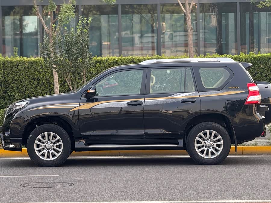 Toyota 2017 car image #4