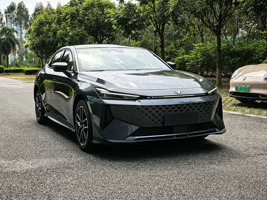 Changan UNI-V iDD 2025 #4 Changan UNI-V iDD 2025 car image #4