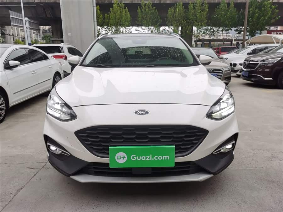 Ford Focus Active 2019 car image #4